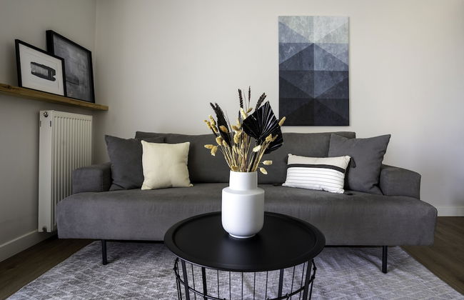 Posh 1BR Apartment in Chalandri - Photo 1