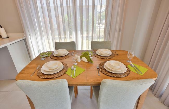 Nirvana Holiday Homes - Foto 17