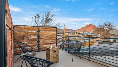 Timber & Tin H 2Bed 2Bath w Pool & Rooftop Deck - Foto 4