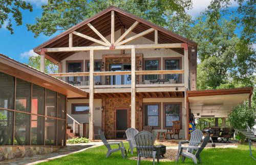 Lakefront Lodge with King Beds and Game Lounge - Foto 25