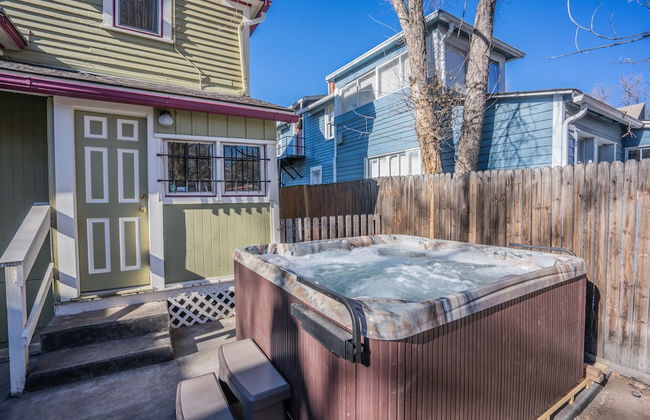 5bddowntown Victorian Charmhot Tub, Firepit - Photo 36
