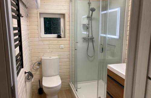 Domek drewniany nad stawem - Foto 6