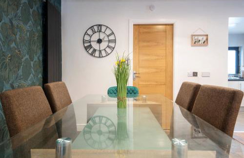 Spacious Cottage 3 Bedrooms with Free Private Parking in a Central Location - Foto 20