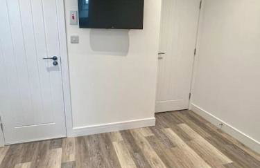 2 Bed Preston City Centre Flat - Sleeps 4 with parking - Photo 2