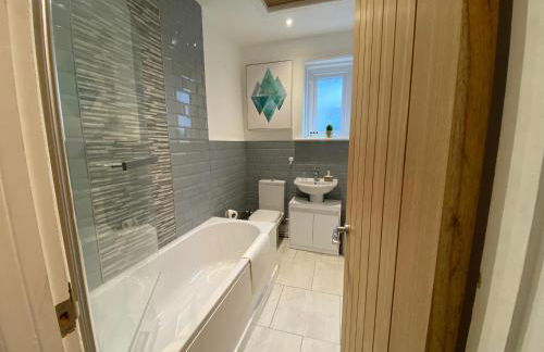 Judah Suites - Stylish 1BR Apartments with Parking & WIFI - Foto 4