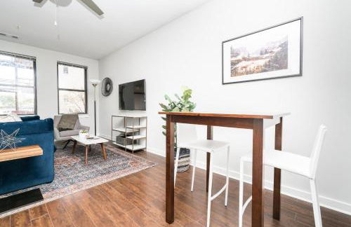 CozySuites Music Row Elegant 1BR w free parking #06 - Foto 24