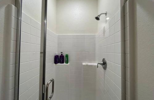 Brand-New, Beautiful & Stylish Home in Sacramento! - Foto 16