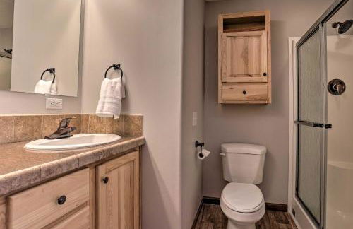 Idyllic Sturgis Home with Fire Pit and Large Deck! - Foto 14