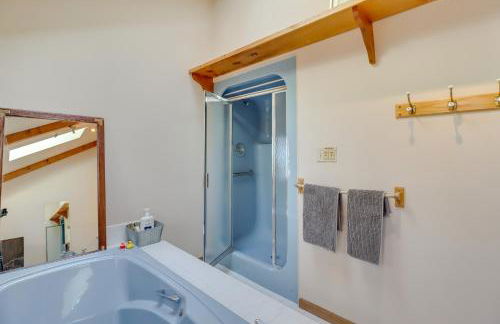 Near Skiing Lakefront Gem with Kayaks in Long Pond - Foto 19