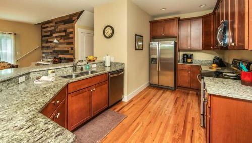 River Rock Cabin - Comfortable, Private Home with King Beds & Mountain Views - Foto 5