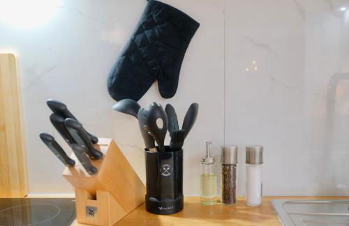 Modernes Apartment für Geschäftsreisende und Paare - WLAN - Parkplatz - Nespresso - zentral - Foto 10