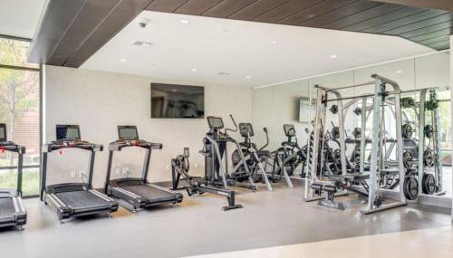 Lux 2BR w Gym Pool sleep 6 in Assembly Square - Foto 3