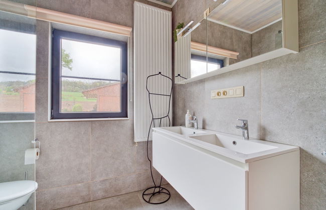 Holiday Home in Lierneux With Private Garden - Photo 25