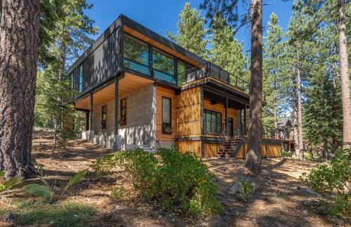 Modern Eco Retreat with Hot Tub and Views - Foto 1