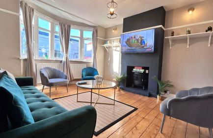 Fully Furnished New Malden 3BDR Home with Parking Washer Dryer and Garden near Kingston - Foto 1