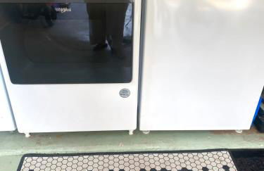 Luxury heated-pool home blocks from the beach - Foto 39