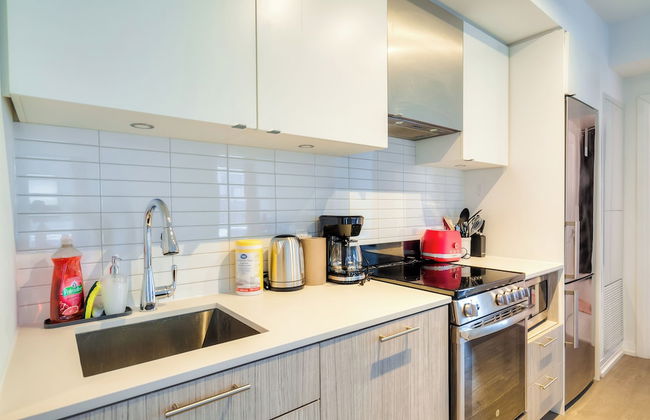 Panorama Suites Downtown Toronto - Photo 11