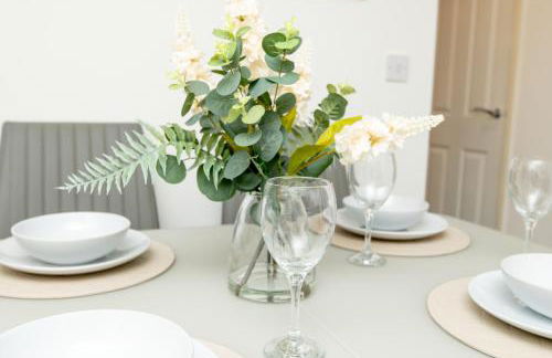 Manchester Cityside Deluxe Stay - 3 Bedroom House Great for Family with Free Parking & Garden - Foto 29