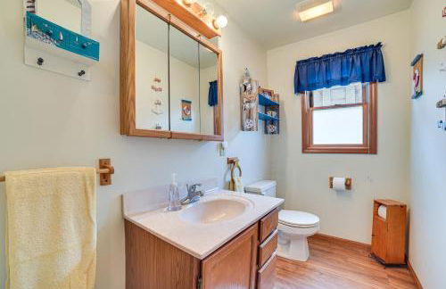 Family-Friendly Houghton Lake House Steps to Lake - Foto 11