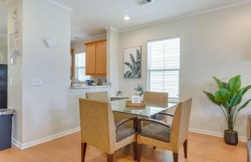 half Mi to Galveston Beach Home with Private Pool - Foto 9