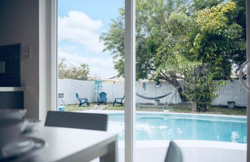 2BR Home with Private Pool, Fire Pit and Grill - Foto 28