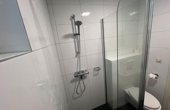 Family Bungalow by the Fen - Photo 16