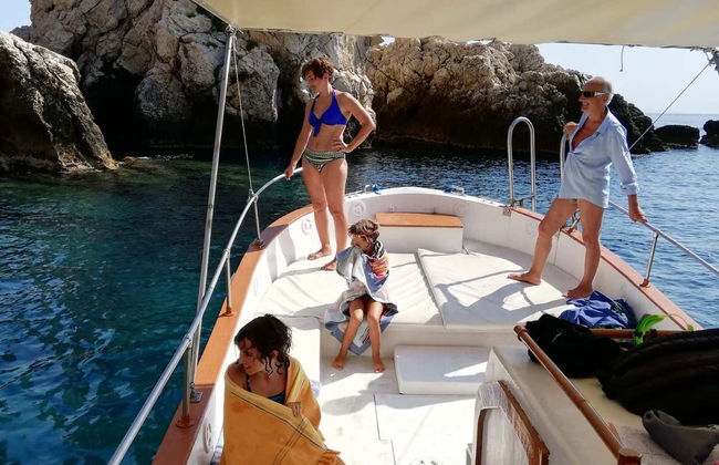 Paseo en barco por la bahía de Giardini Naxos - Foto 6