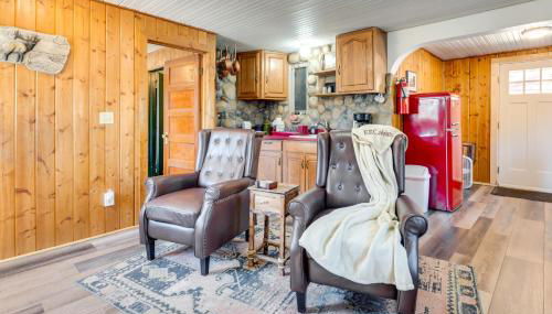 Private Hot Tub and Deck Riverfront Escape in Drake - Foto 5