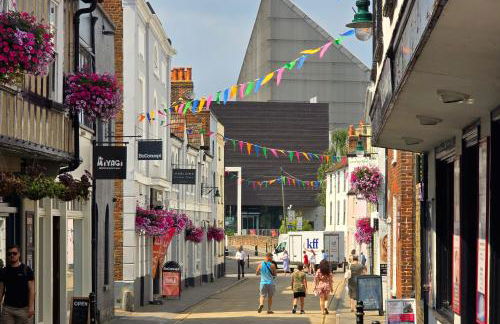 Charming 2 Bed Cottage - within city walls - free parking- garden - Foto 36