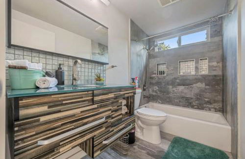 Middlebury Heights with Pool - Foto 25