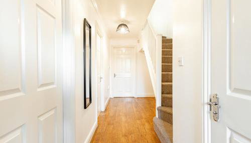 5 Bed House Heathrow Egham Virginia Water Sleeps 7 or Up To 8 If Sharing Beds, Mid To Long Term Bookings Welcome - Foto 4