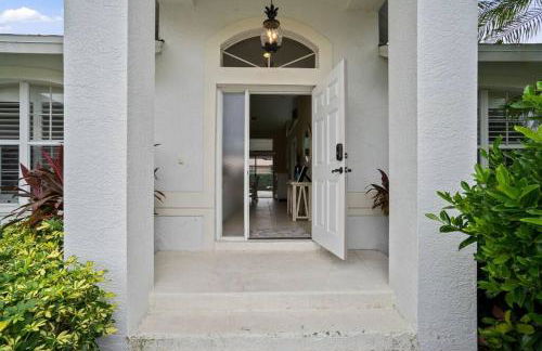5* 3 BR 3 BA Home 4 min walk to beach & JW Marriott w/heated pool - Foto 2