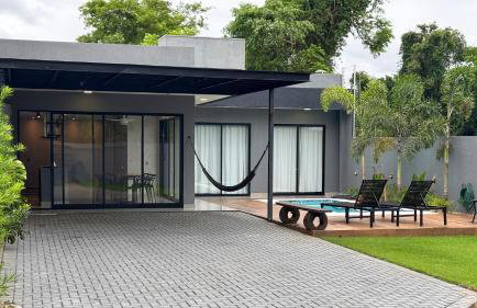 Casa em Foz do Iguaçu com piscina, churrasqueira e ar-condicionado em todos os cômodos - Foto 2