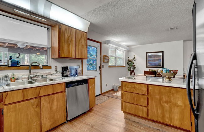 Uhost AI 4BR Retreat Hot Tub Firepit - Foto 4