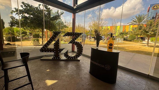 Cartagena; Visita Fabrica de licor con cata y traslados en van - Foto 4, Zona interna