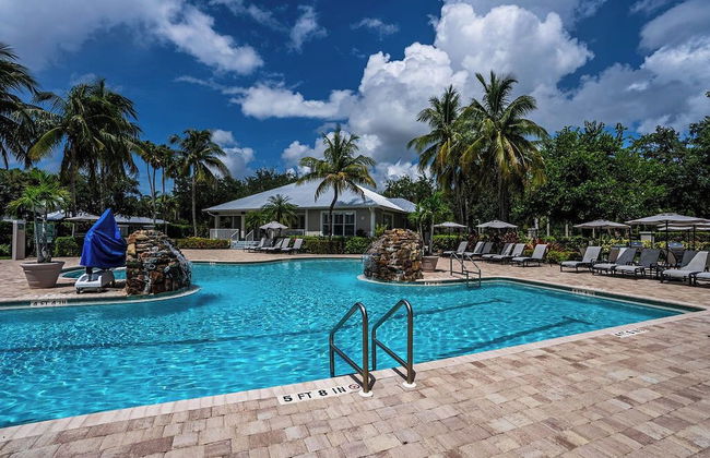 Asiago Vacation Rental at Lely Resort. Newly Furnished 2-Bedroom Condo with Stunning Lake & Golf Views. Spacious Retreat with Private Lanai, Resort Pool, Hot Tub and Gym Access - Foto 22