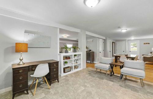 Comfy Large Bungalow - 4 Bed 1BA On Private Pond - Foto 44