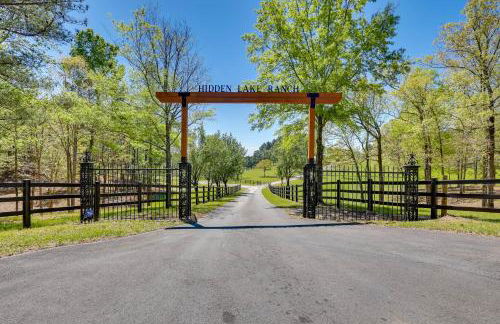 Spacious Alabama Retreat - Deck, Grill and Fire Pit! - Foto 35