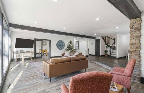 Foggy River Retreat - For 16 - Foto 22