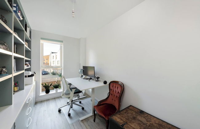 Stylish 3-bed Townhouse With 3 Baths in Southgate - Foto 14