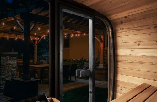 Luxe 4BR Waterfront w Htd Pool 5min to Beach - Foto 108