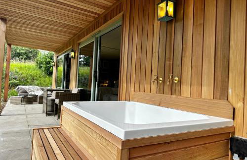 Peak District Romantic Retreat Outdoor Japanese Whirlpool bath - Photo 9