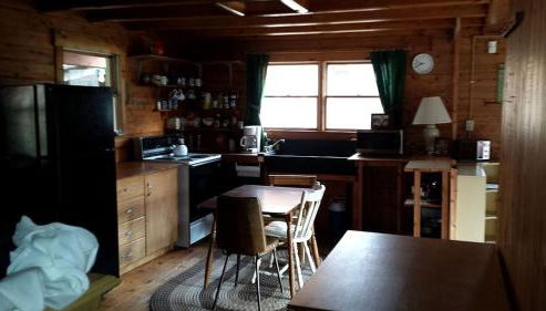 Rustic Camping Cabin with Fireplace in Private Woods near Bangor, Maine - Foto 3