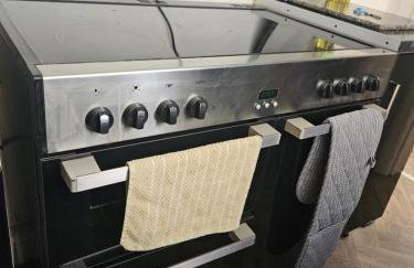 Contractors Corporate Charress House, 6 Bedrooms - Foto 3