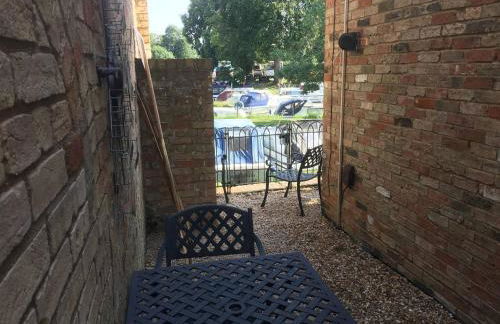 River Courtyard Ground Floor Apt 2BR Parking St Neots Town Centre - Foto 32