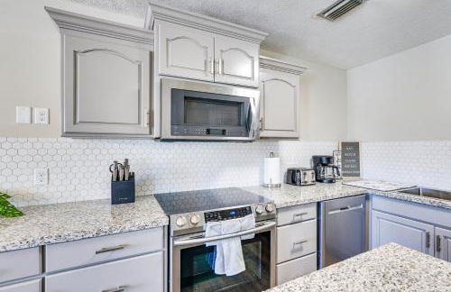 Panama City Beach House with Patio, Walk to Ocean - Foto 11