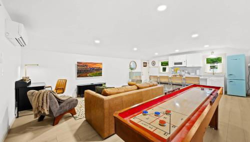 The Gatsby Carriage House Luxe Stay w Game Room - Foto 3