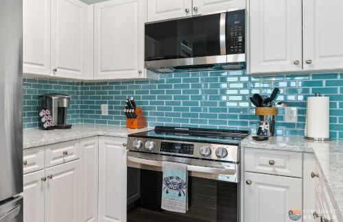 ON Flagler Avenue! Dog Friendly with Balcony and Parking Walk to the Beach! - Foto 16