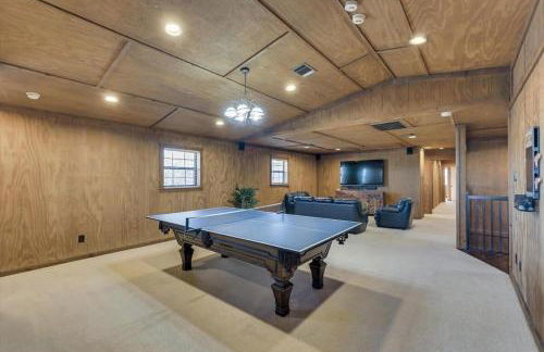 Spacious Ranch Style Home w Cinema Room - Foto 27