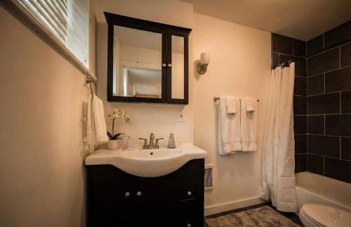 Park Place- Cozy Modern Space Fully Updated Fast Wifi Good Coffee and Easy Parking - Foto 12